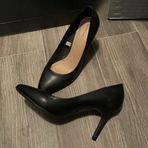 Classic black pump 8